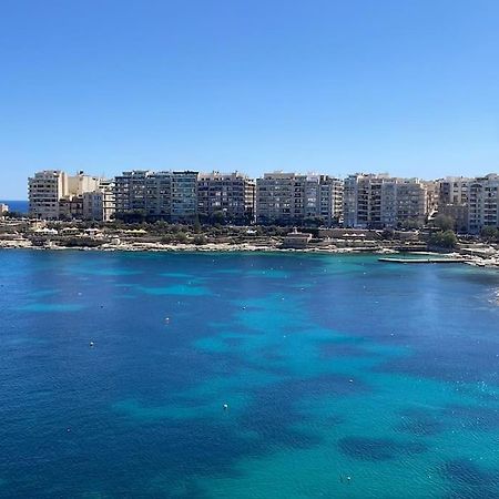 Stunning Beachfront Apartment In St Julians Sliema Exterior photo